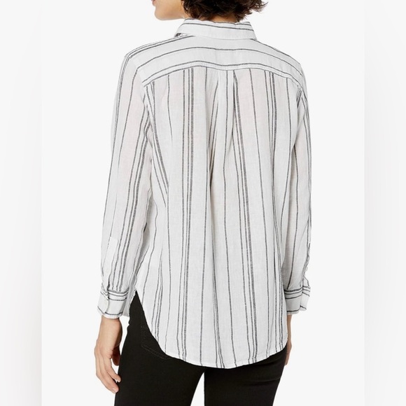 Chaps Petite classic linen and cotton blend button-up blouse vertical stripes - Picture 9 of 10